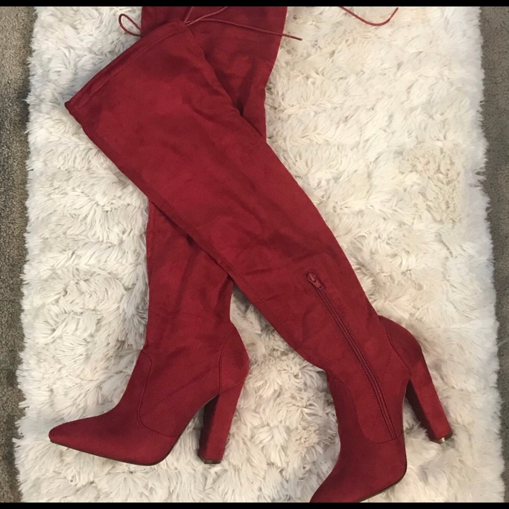 FAB RED HIGH KNEE BOOTS SIZE 8